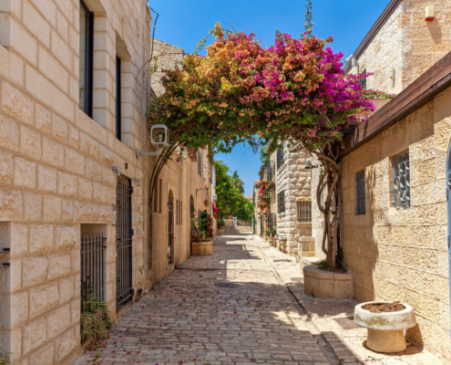 Narrow street of Yemin Moshe district in Jerusalem.